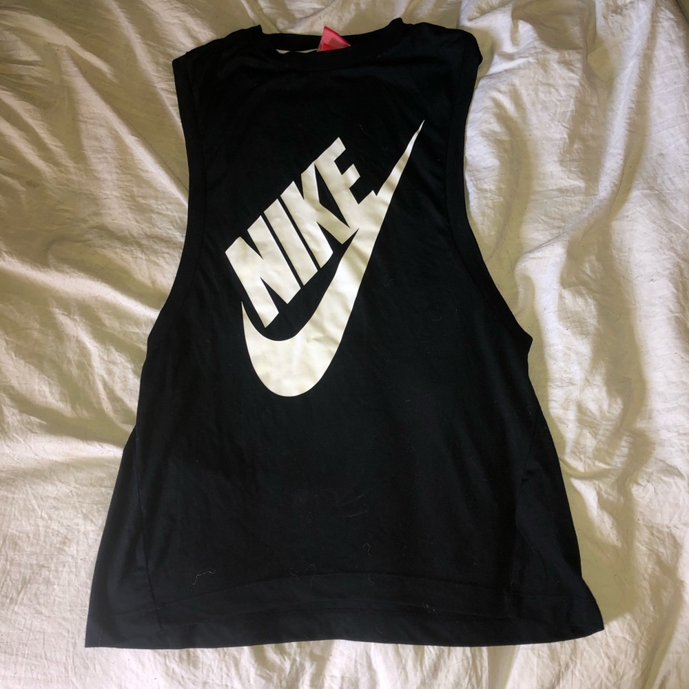 Nike top
